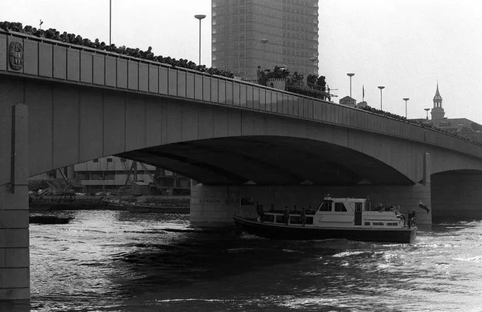 Framed Print : Queen Elizabeth II March 1973 Opens new London Bridge Here the Queen
