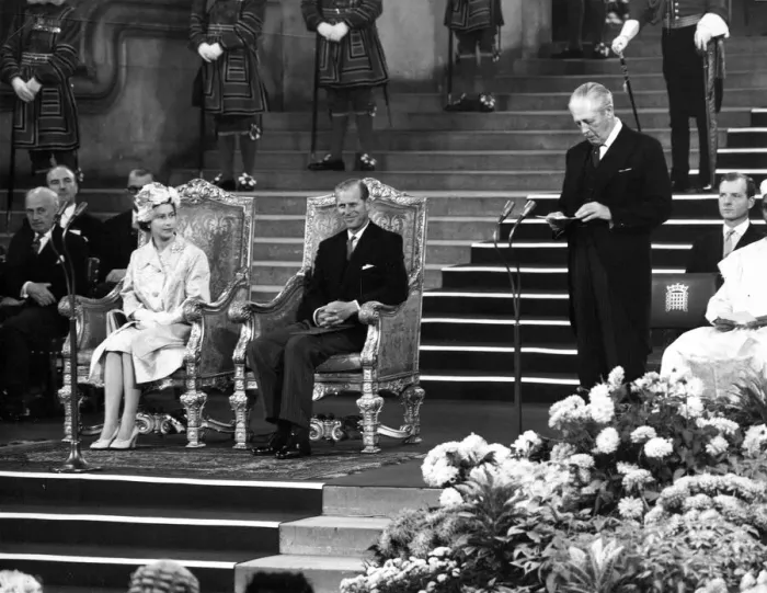 Framed Print : Queen Elizabeth II opens the Commonwealth parliamentary conference Framed Print : Queen Elizabeth II opens the Commonwealth parliamentary conference