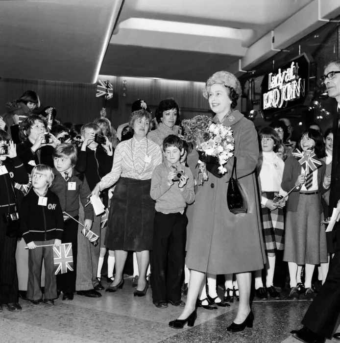 Framed Print : Queen Elizabeth II opens the Elmsleigh Shopping Centre, Staines Framed Print : Queen Elizabeth II opens the Elmsleigh Shopping Centre, Staines