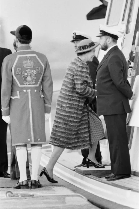 Framed Print : Queen Elizabeth II opens London City Airport, to the East of London