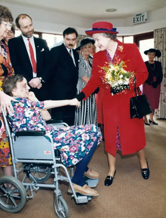 Framed Print : Queen Elizabeth II opens the Oakwood Cheshire Home at Offerton, Stockport Framed Print : Queen Elizabeth II opens the Oakwood Cheshire Home at Offerton, Stockport