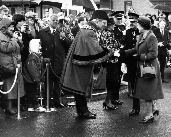 Framed Print : Queen Elizabeth II opens the Oakwood Cheshire Home at Offerton, Stockport Framed Print : Queen Elizabeth II opens the Oakwood Cheshire Home at Offerton, Stockport