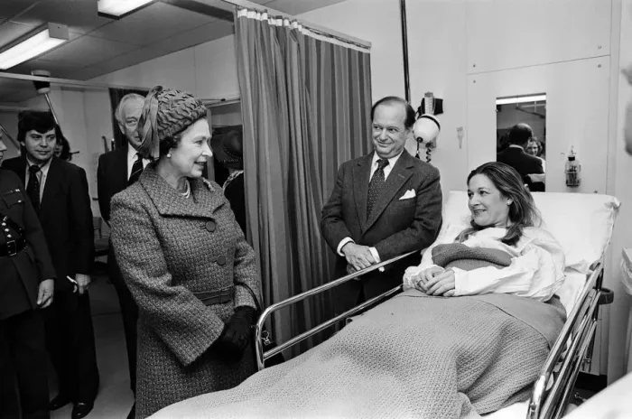 Framed Print : Queen Elizabeth II opens the Royal Surrey County Hospital