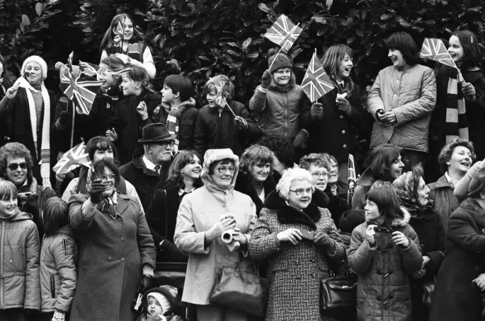 Framed Print : Queen Elizabeth II opens the Royal Surrey County Hospital