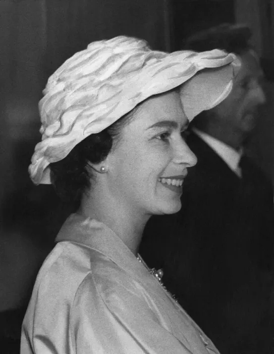 Framed Print : Queen Elizabeth II pictured during two day visit to the welsh capital, Cardiff, Wales Framed Print : Queen Elizabeth II pictured during two day visit to the welsh capital, Cardiff, Wales