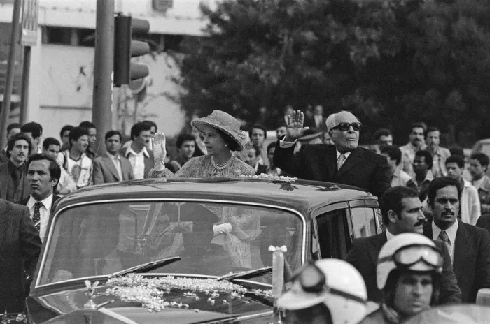 Framed Print : Queen Elizabeth II and President Habib Bourguiba during the Royal state visit to Tunis