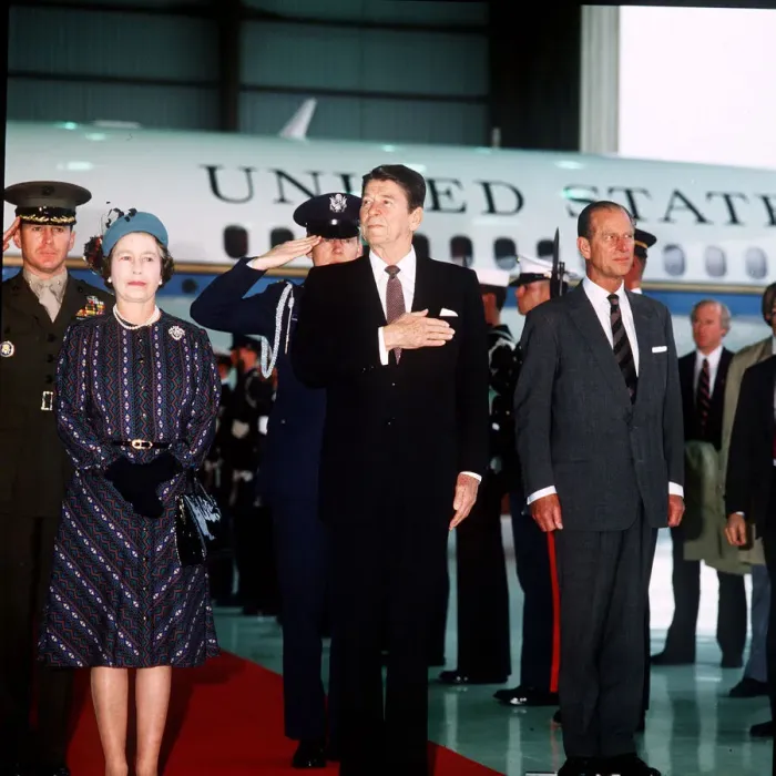 Framed Print : Queen Elizabeth II and US President Ronald Reagan saluting the American National Anthem Framed Print : Queen Elizabeth II and US President Ronald Reagan saluting the American National Anthem