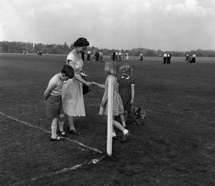 Framed Print : Queen Elizabeth II with Prince Charles and Princess Anne May 56 watch the Duke of
