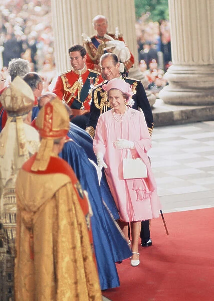 Queen Elizabeth II & Prince Philip arrive at St Pauls Cathedral