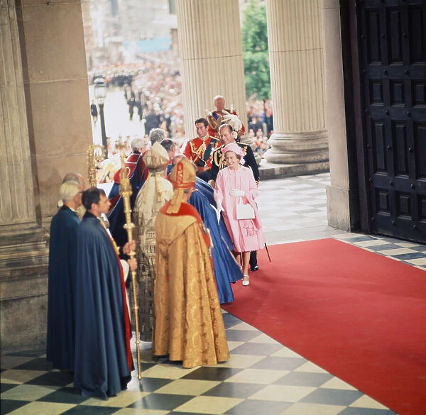 Queen Elizabeth II & Prince Philip arrive at St Pauls Cathedral, for Thanksgiving service