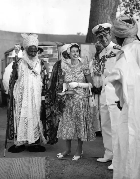 Framed Print : Queen Elizabeth II and Prince Philip meet the Emir of Kano during the Royal visit to Framed Print : Queen Elizabeth II and Prince Philip meet the Emir of Kano during the Royal visit to