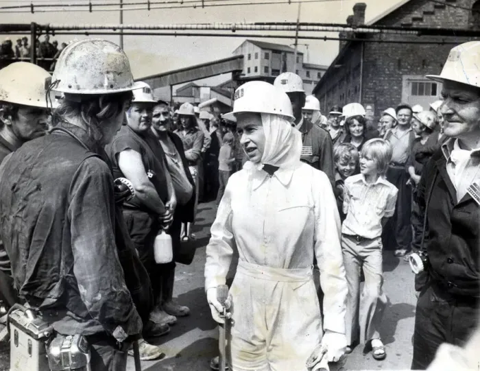Framed Print : Queen Elizabeth II and Prince Philip meet Miners and Pit B officials during a tour of Framed Print : Queen Elizabeth II and Prince Philip meet Miners and Pit B officials during a tour of
