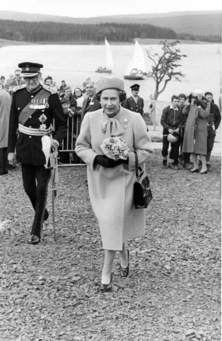 Framed Print : Queen Elizabeth II and Prince Philip officially open the Kielder Reservoir, Kielder Water