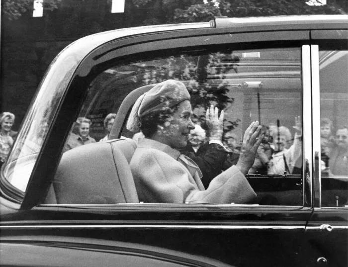 Framed Print : Queen Elizabeth II and Prince Philip officially open the Kielder Reservoir, Kielder Water