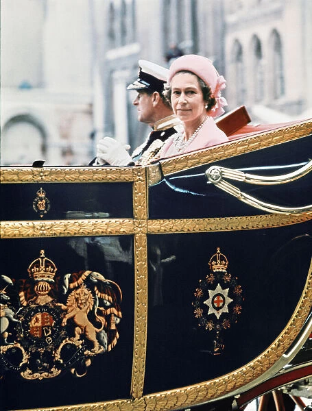Queen Elizabeth II & Prince Philip ride back to the Palace, after lunch at Guildhall