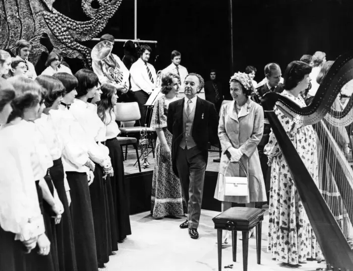 Framed Print : Queen Elizabeth II and Prince Philip silver jubilee tour