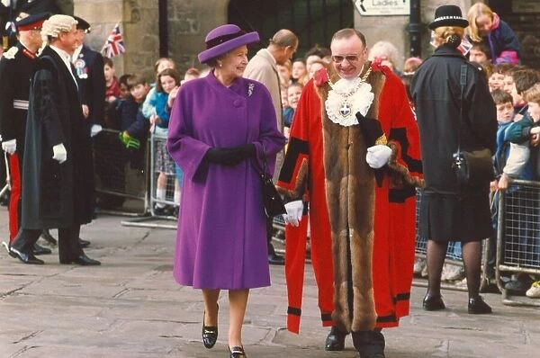 Queen Elizabeth II and Prince Philip visit Durham - The Queen with the Lord Mayor Coun