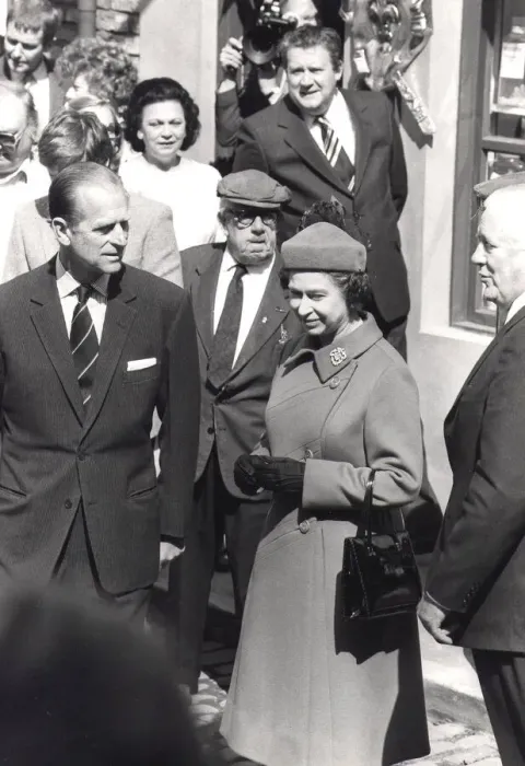 Framed Print : Queen Elizabeth II and Prince Philip visiting the set of Coronation Street. May 1982 Framed Print : Queen Elizabeth II and Prince Philip visiting the set of Coronation Street. May 1982