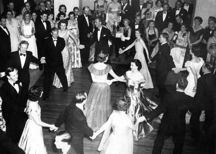 Framed Print : Queen Elizabeth II, Princess Elizabeth dances arms linked with Lady Pamela Mountbatten
