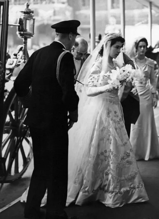 Framed Print : Queen Elizabeth II, Princess Elizabeth marries Prince Philip 20 November 1947