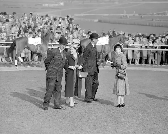 Framed Print : Queen Elizabeth II and the Queen Mother at Cheltenham Festival, March 1957 Framed Print : Queen Elizabeth II and the Queen Mother at Cheltenham Festival, March 1957