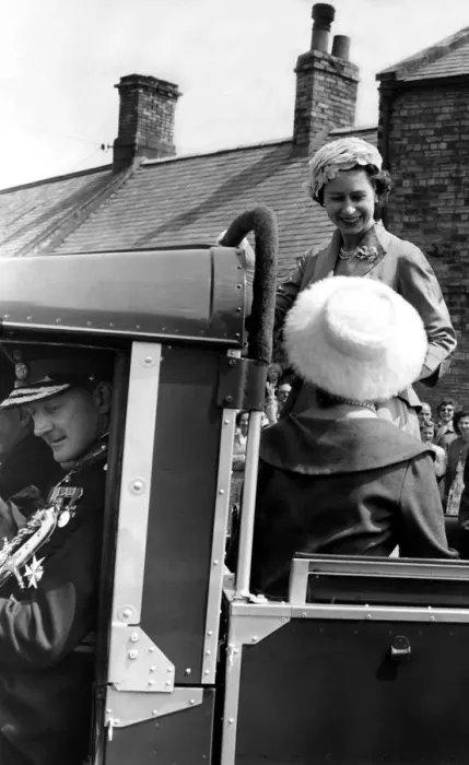 Framed Print : Queen Elizabeth II shares a joke with the Duchess of Northumberland as they leaves
