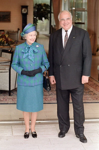 Queen Elizabeth II during her state visit to Germany. Pictured with Chancellor Helmut