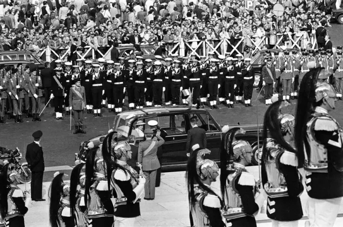 Framed Print : Queen Elizabeth II state visit to Rome, Italy. 17th October 1980