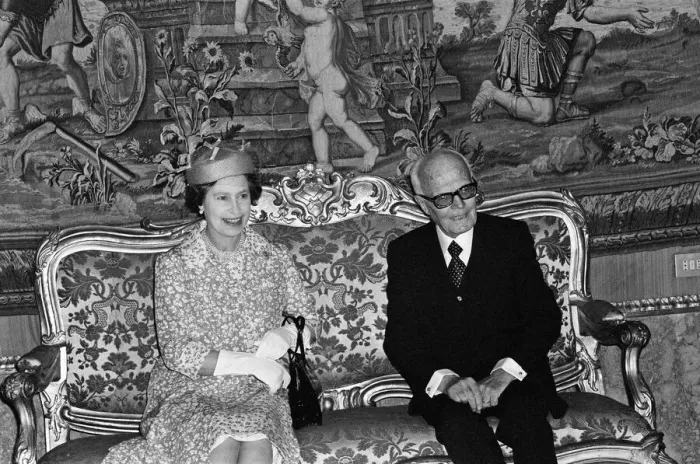 Framed Print : Queen Elizabeth II state visit to Rome, Italy. The Queen is pictured with Sandro Pertini Framed Print : Queen Elizabeth II state visit to Rome, Italy. The Queen is pictured with Sandro Pertini