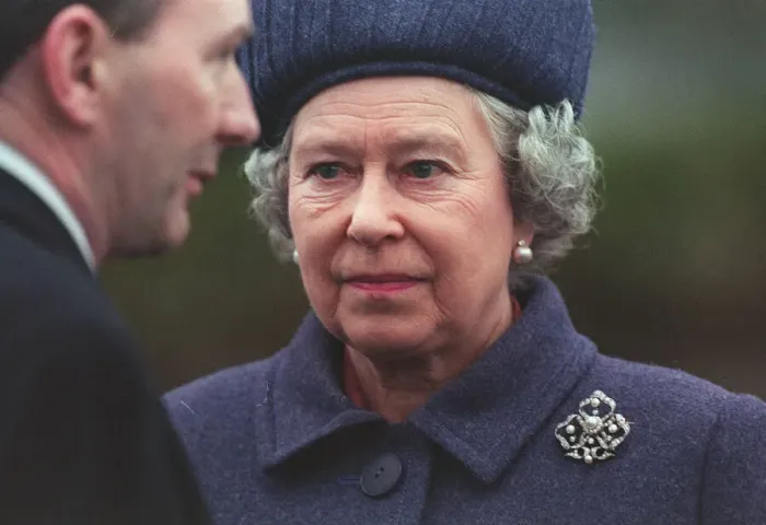 Framed Print : Queen Elizabeth II talks to Michael Forsyth MP Secretary of State for Scotland Dunblane