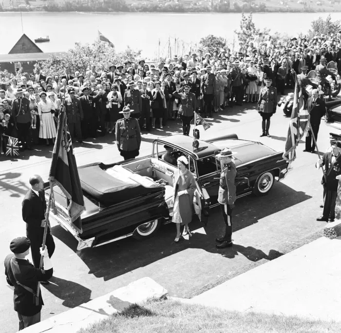 Framed Print : Queen Elizabeth II during her visit to Canada, June 1959 Framed Print : Queen Elizabeth II during her visit to Canada, June 1959
