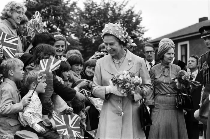 Framed Print : Queen Elizabeth II during her visit to Dudley during her Silver Jubilee tour Framed Print : Queen Elizabeth II during her visit to Dudley during her Silver Jubilee tour