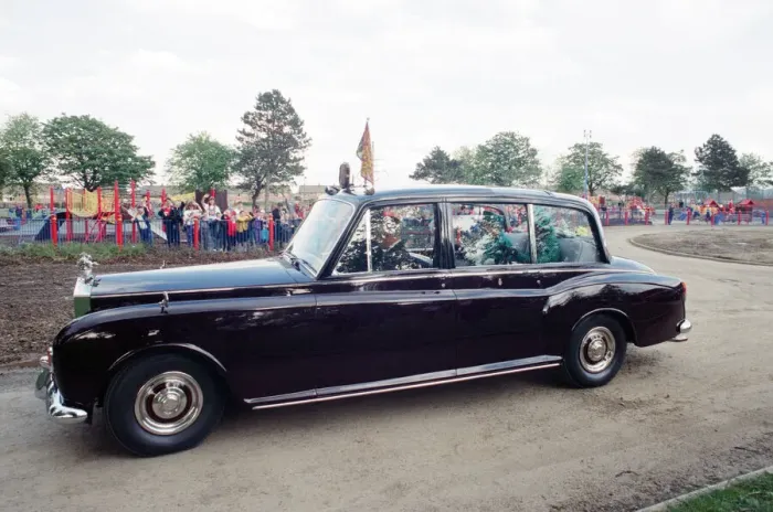Framed Print : Queen Elizabeth II visiting Middlesbrough to open Pallister Park. 18th May 1993 Framed Print : Queen Elizabeth II visiting Middlesbrough to open Pallister Park. 18th May 1993