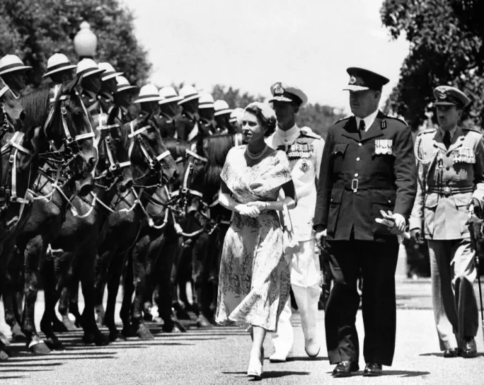 Framed Print : Queen Elizabeth II Visits 1954 Australia Queen Elizabeth II inspects a mounted Framed Print : Queen Elizabeth II Visits 1954 Australia Queen Elizabeth II inspects a mounted