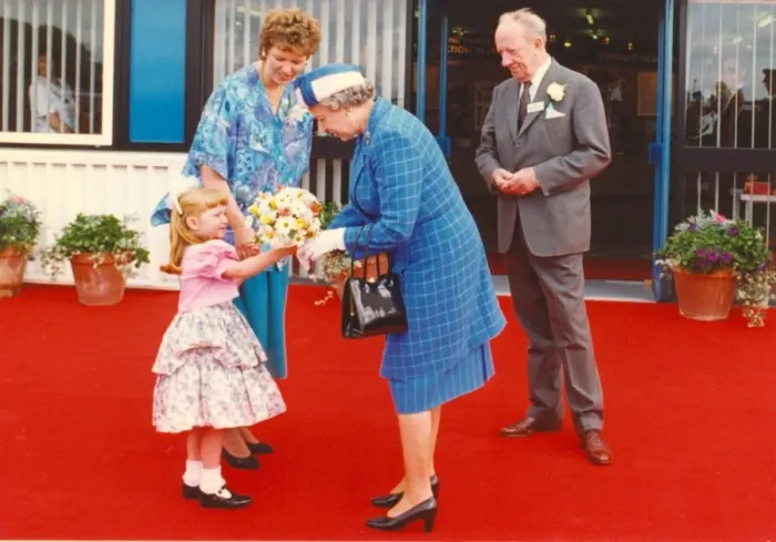 Framed Print : Queen Elizabeth II visits Alcans smelter in Lynemouth Framed Print : Queen Elizabeth II visits Alcans smelter in Lynemouth
