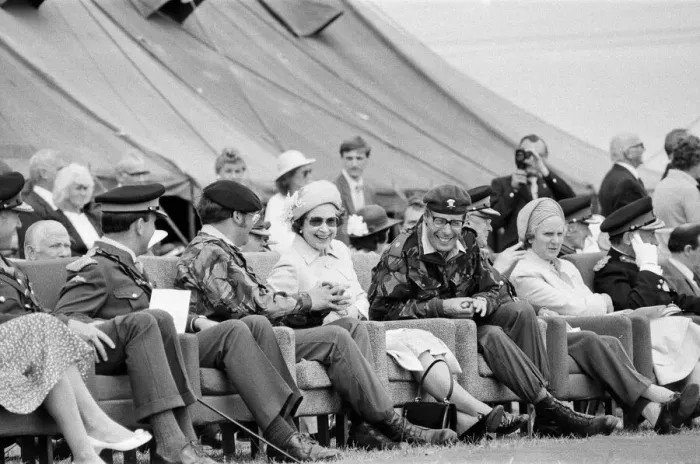 Framed Print : Queen Elizabeth II visits Altcar Training Camp in Hightown, Merseyside. 29th June 1985 Framed Print : Queen Elizabeth II visits Altcar Training Camp in Hightown, Merseyside. 29th June 1985