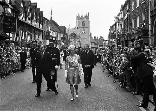 Queen Elizabeth II visits Chapel Street, Stratford-upon-Avon. 27th June 1975