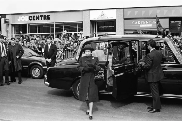 Framed Print : Queen Elizabeth II visits Leamington Spa, Warwickshire. 24th March 1988