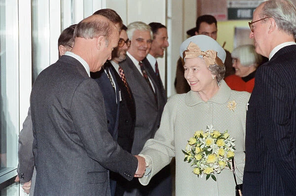 Queen Elizabeth II visits Leicester Royal Infirmary. 9th December 1993