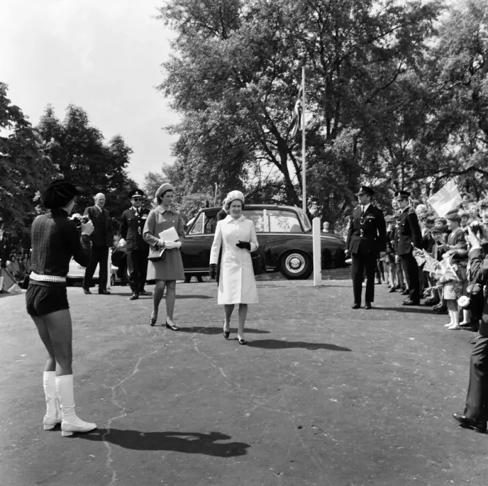 Framed Print : Queen Elizabeth II visits Maldon, Essex, which is today celebrating the 800th Anniversary Framed Print : Queen Elizabeth II visits Maldon, Essex, which is today celebrating the 800th Anniversary