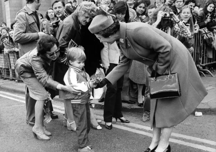 Framed Print : Queen Elizabeth II visits Manchester. A visitor from New Zealand Framed Print : Queen Elizabeth II visits Manchester. A visitor from New Zealand