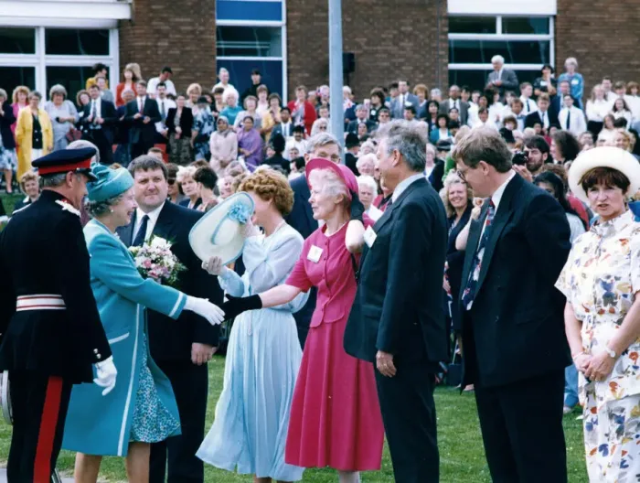Framed Print : Queen Elizabeth II visits Manchester. The Queen at Hopwood Hall. 17th July 1992 Framed Print : Queen Elizabeth II visits Manchester. The Queen at Hopwood Hall. 17th July 1992