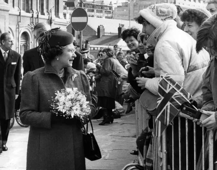 Framed Print : Queen Elizabeth II visits Manchester. 21st March 1986 Framed Print : Queen Elizabeth II visits Manchester. 21st March 1986