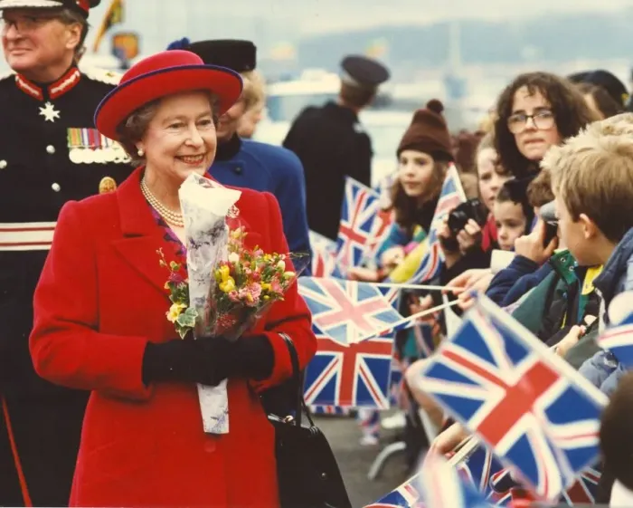 Framed Print : Queen Elizabeth II visits the North East to officially open the Blaydon Bridge Framed Print : Queen Elizabeth II visits the North East to officially open the Blaydon Bridge