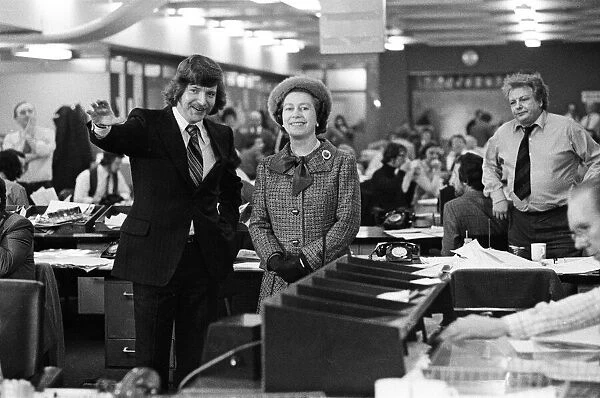 Queen Elizabeth II visits the offices of the Daily Mirror, Holborn office
