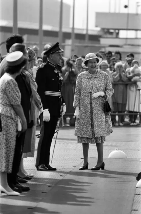 Framed Print : Queen Elizabeth II visits Port Sunlight as part of its 100th birthday celebrations