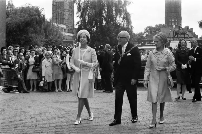 Framed Print : Queen Elizabeth II visits the Precinct, Coventry, with the Lord Mayor and Mayoress Framed Print : Queen Elizabeth II visits the Precinct, Coventry, with the Lord Mayor and Mayoress