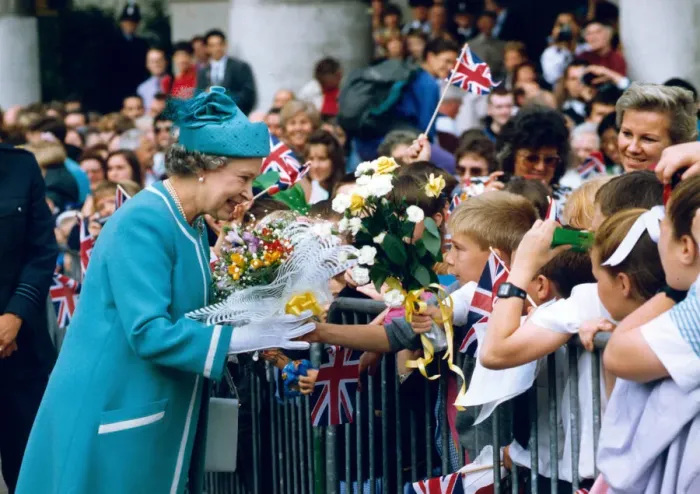 Framed Print : Queen Elizabeth II visits St Peters Square, Manchester. 17th July 1992 Framed Print : Queen Elizabeth II visits St Peters Square, Manchester. 17th July 1992