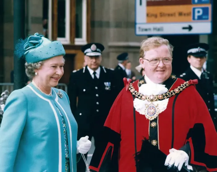 Framed Print : Queen Elizabeth II visits St Peters Square, Manchester. The Queen with Lord Mayor Bill Framed Print : Queen Elizabeth II visits St Peters Square, Manchester. The Queen with Lord Mayor Bill