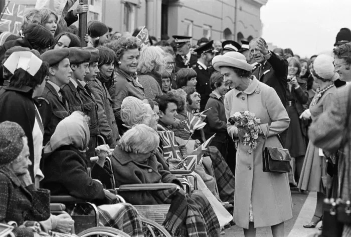 Framed Print : Queen Elizabeth II visits Stockton Town Centre during her Silver Jubilee tour Framed Print : Queen Elizabeth II visits Stockton Town Centre during her Silver Jubilee tour